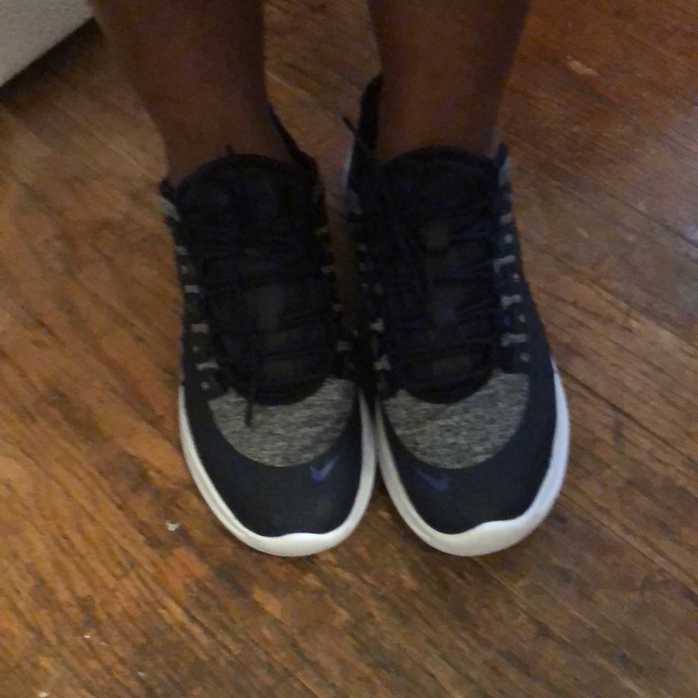 Shoes - Picture 2 of 3